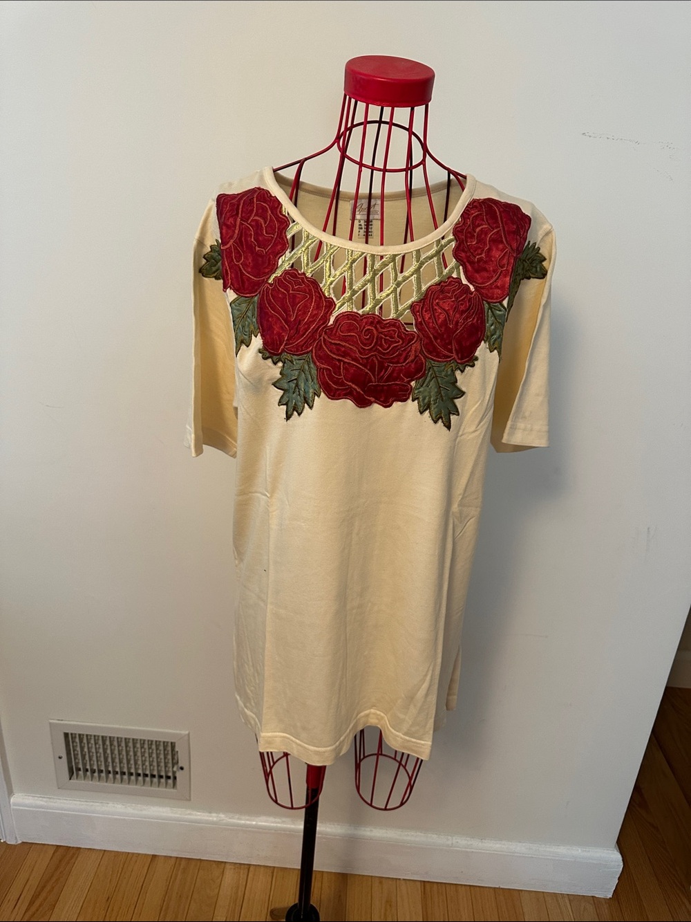 Cream Floral Appliqué Women’s Tee with Red Rose Detail